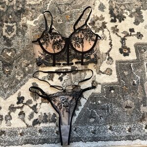 Black Lace Intimate Set